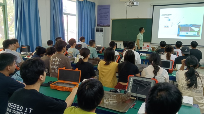 校友企业助力母校实践教学:测控技术与仪器专业开展超声相控阵检测技术培训